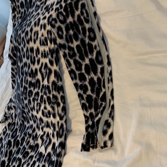 Dress, fitted, light weight for summer, long sleeves, Black White and Grey , L. - Picture 3 of 7